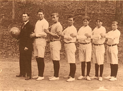 Denlow Wildcat Basketball Team, 1912